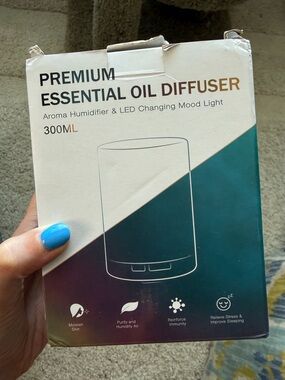 NEW Premium Essential Oil Diffuser with Changing Lights